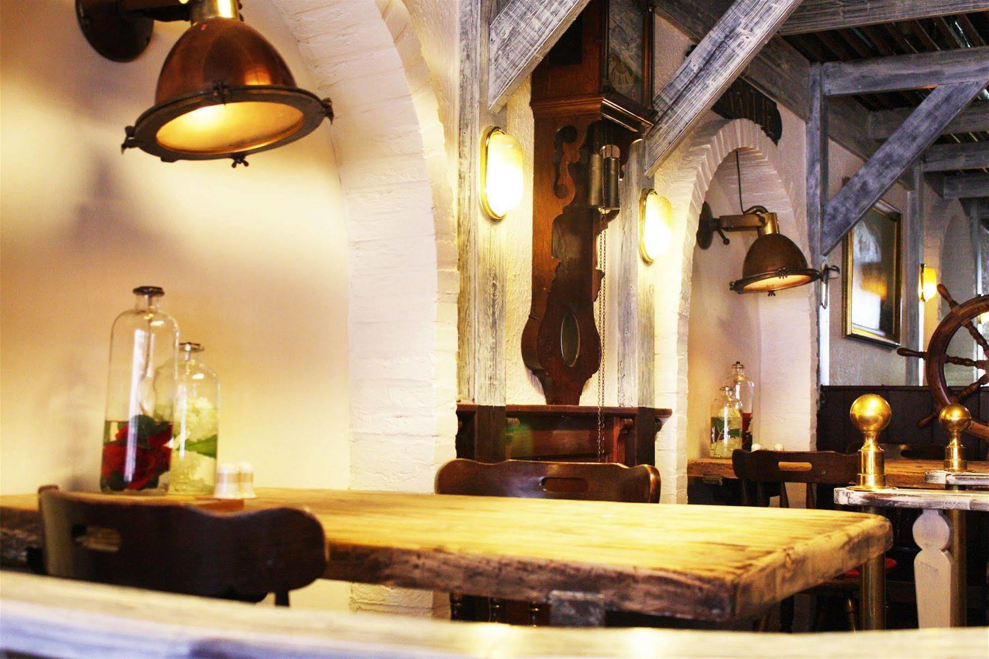Hotel-Restaurant Loodsmans Welvaren Bv Den Hoorn  Exterior photo